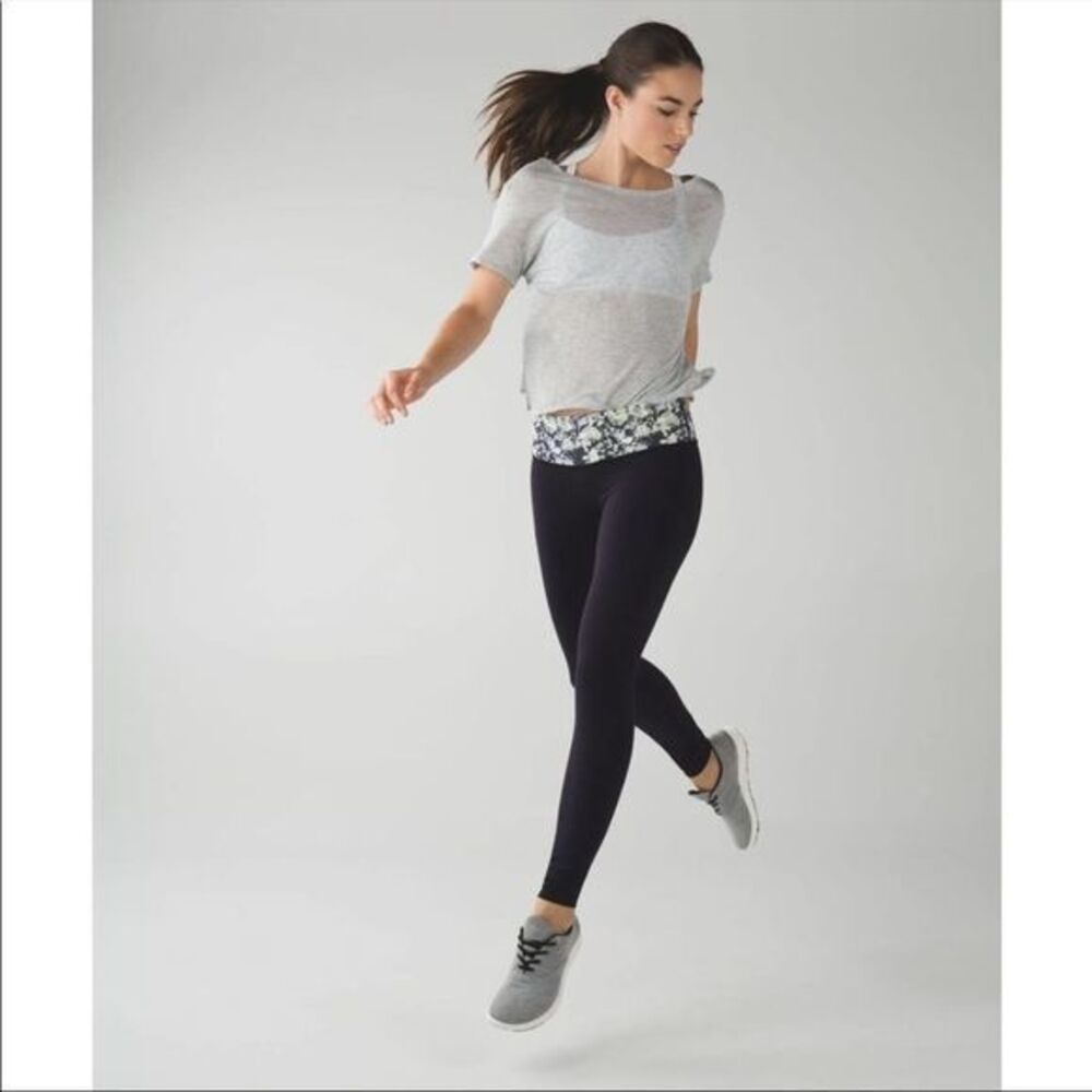 RARE Lululemon Wunder Under Crosscourt Petal Clarity Yellow size 4